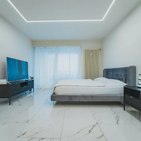 Tessa&aurora - Incredible View & Pool With Parking Apartment